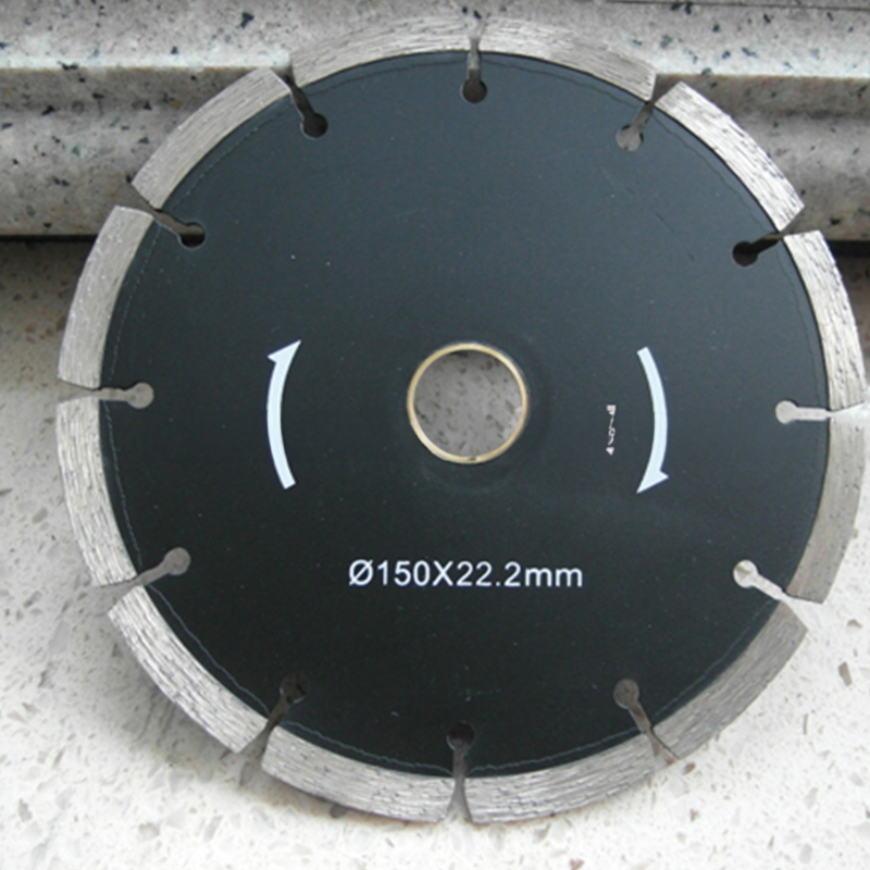 Segmented blade
